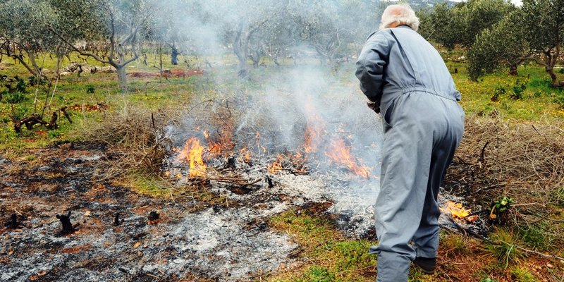 Spaljivanje biljnih ostataka loša je navika i prijetnja sigurnosti